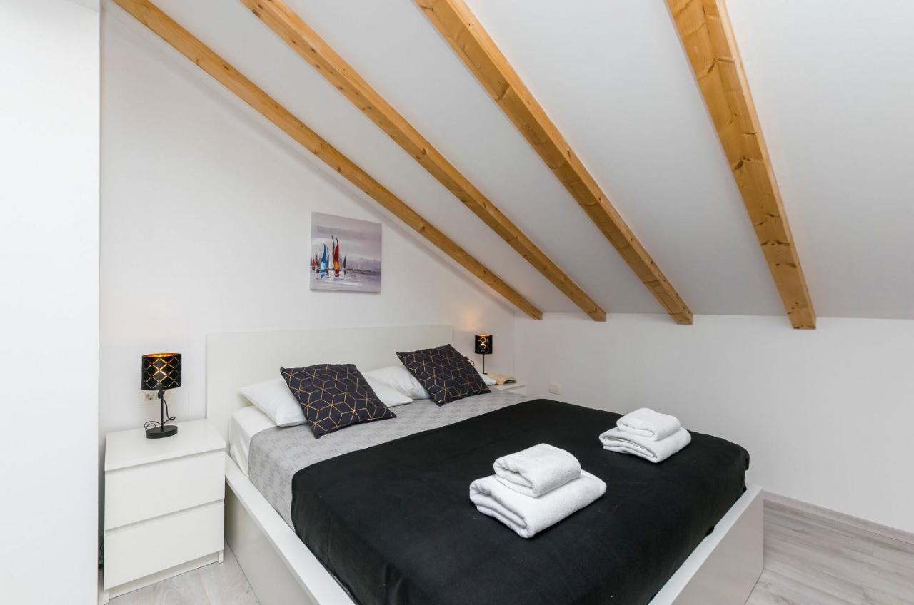 Apartments And Rooms Adriatic Suites Šibenik Kültér fotó