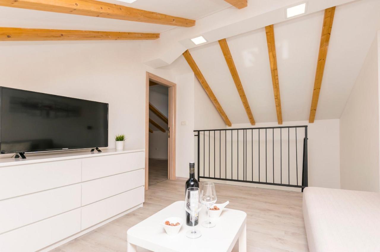 Apartments And Rooms Adriatic Suites Šibenik Kültér fotó