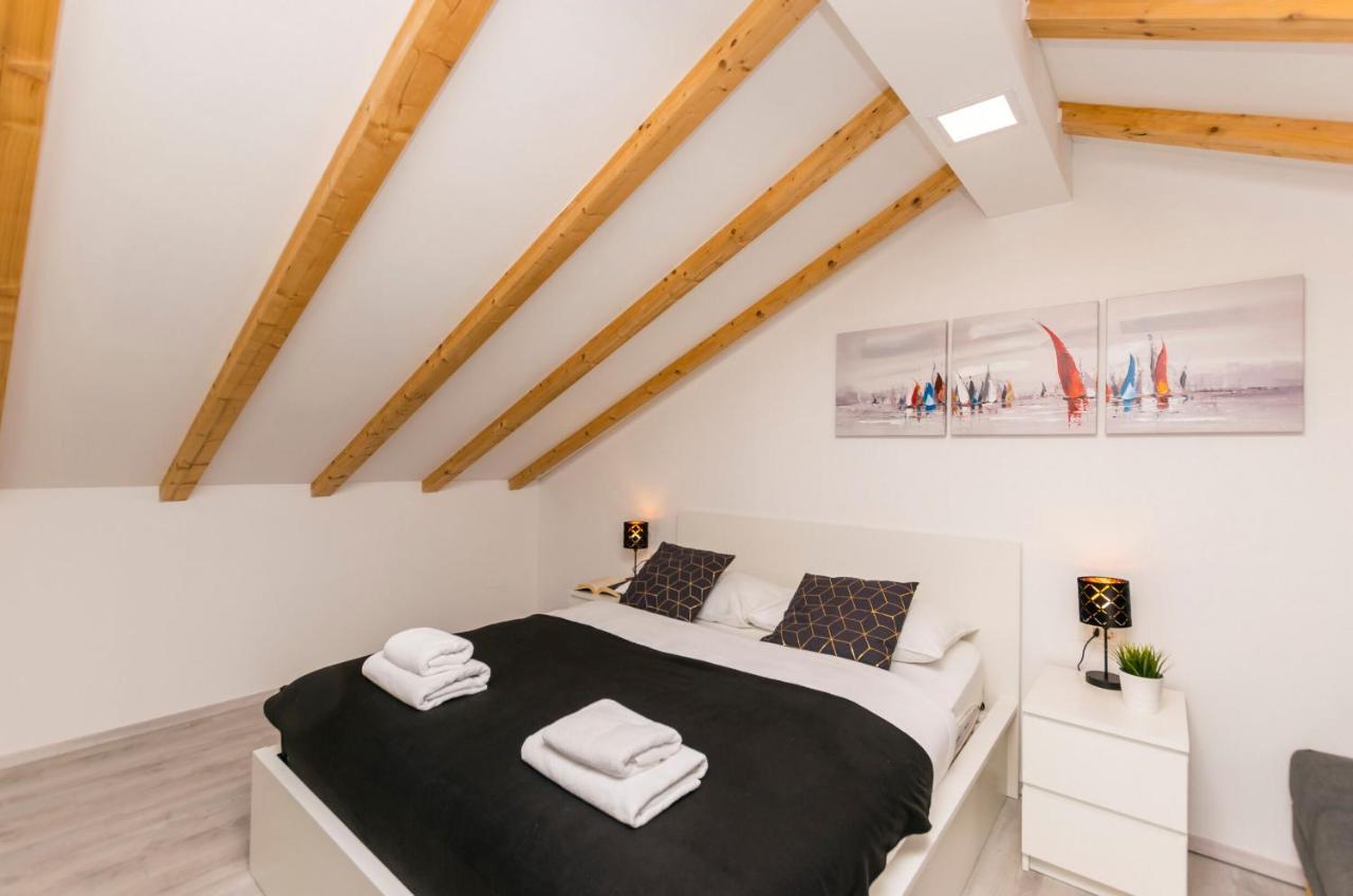 Apartments And Rooms Adriatic Suites Šibenik Kültér fotó