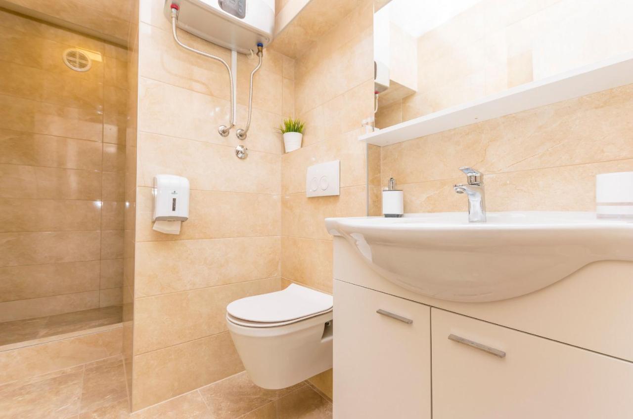 Apartments And Rooms Adriatic Suites Šibenik Kültér fotó