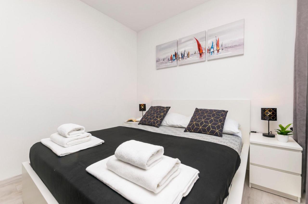 Apartments And Rooms Adriatic Suites Šibenik Kültér fotó