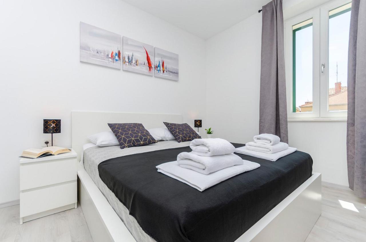 Apartments And Rooms Adriatic Suites Šibenik Kültér fotó