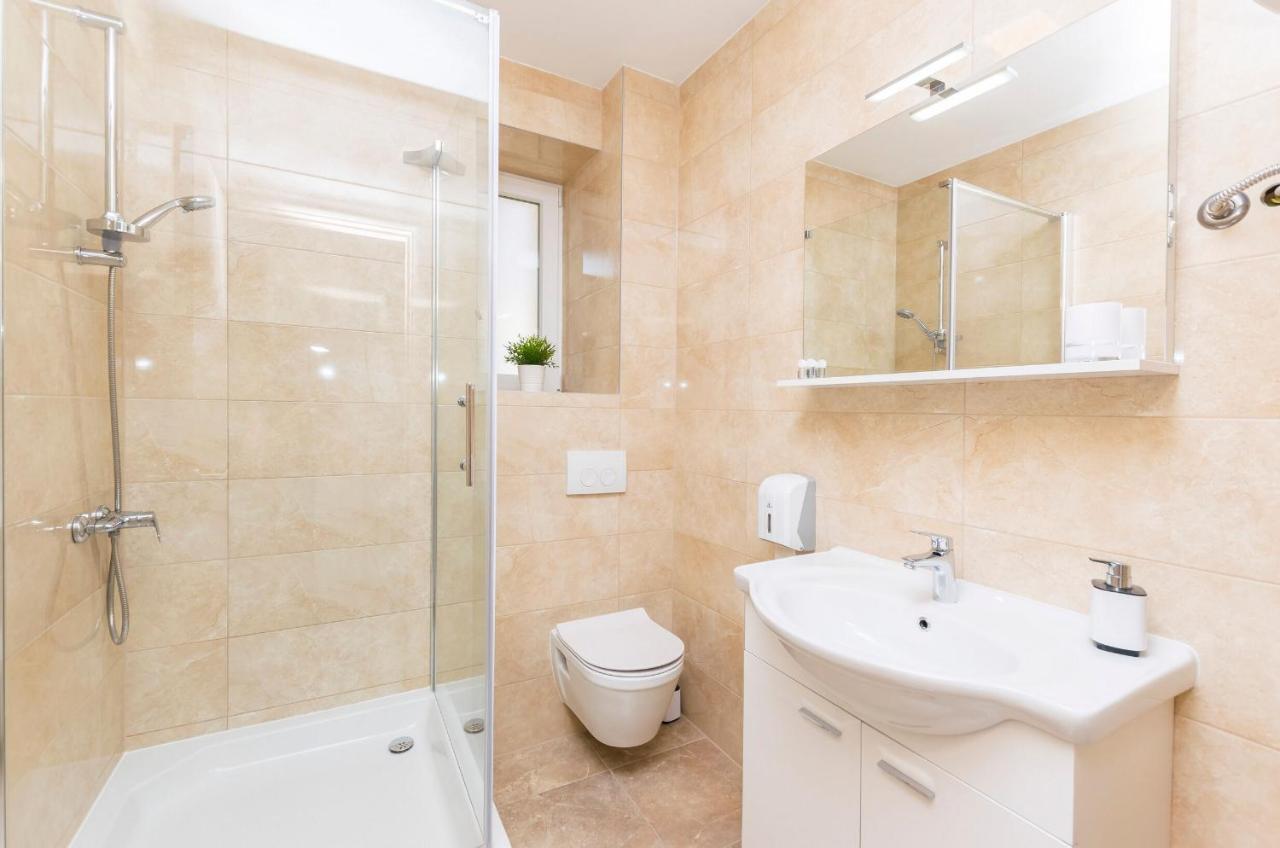 Apartments And Rooms Adriatic Suites Šibenik Kültér fotó